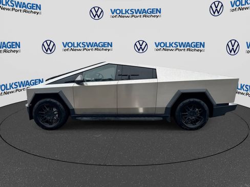 Used 2024 Tesla Cybertruck Cyberbeast AWD/4WD image 11