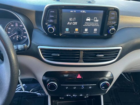 Used 2019 Hyundai Tucson SE image 30