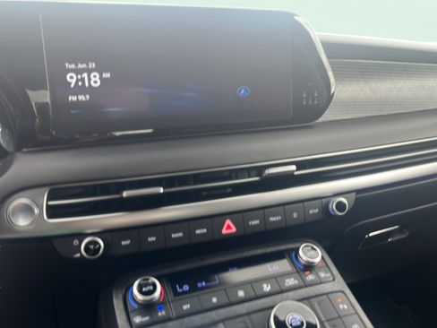 Certified 2024 Hyundai Palisade Limited FWD image 15