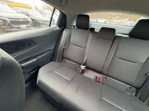 Used 2025 Toyota Prius LE image 35