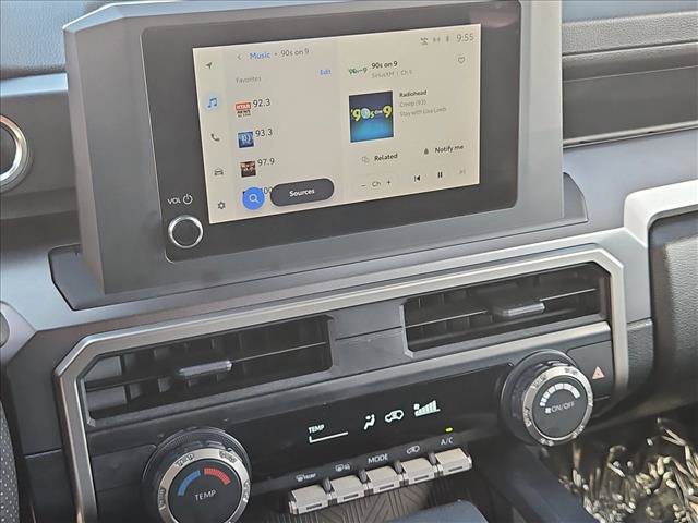 Used 2025 Toyota 4Runner SR5 AWD/4WD image 19