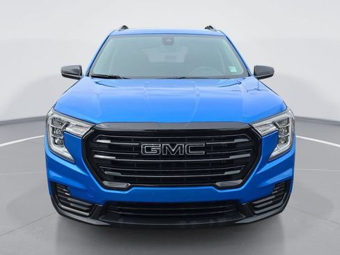 Used 2024 GMC Terrain SLE w/ Driver Convenience Package FWD image 10