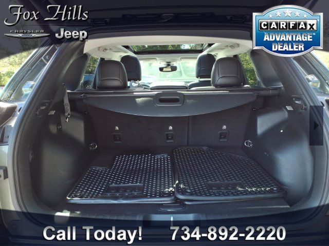 Used 2019 Jeep Cherokee Trailhawk AWD/4WD image 10