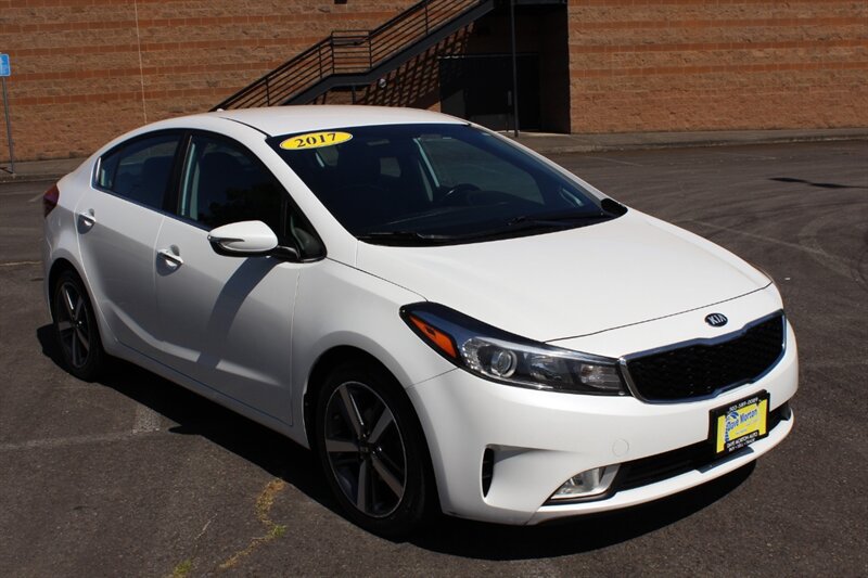 Used 2017 Kia Forte EX FWD image 1