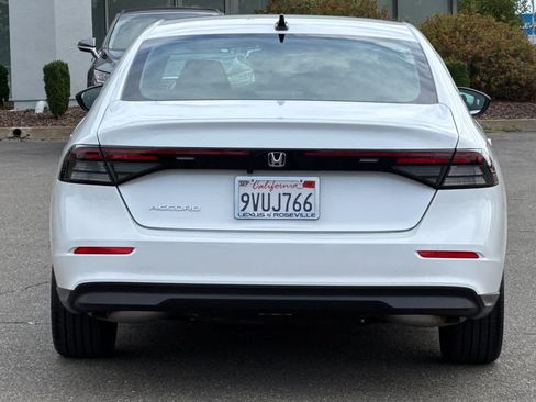 Used 2025 Honda Accord SE image 8