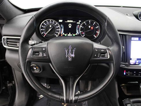 Used 2021 Maserati Levante image 20