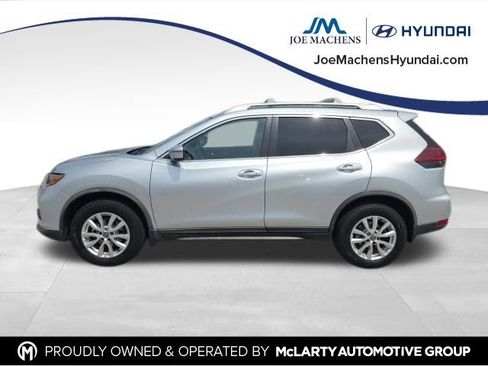 Used 2020 Nissan Rogue SV AWD/4WD image 2
