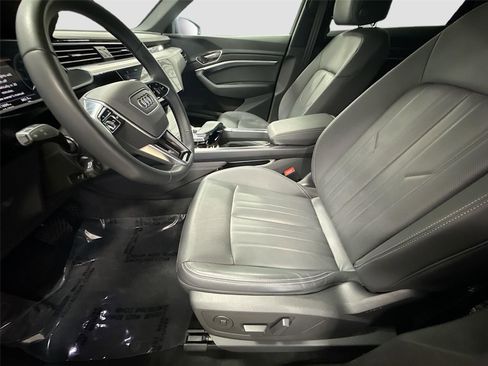 Certified 2024 Audi Q8 e-tron Premium Plus w/ Premium Plus Package image 21