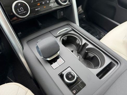 New 2026 Land Rover Discovery Limited Edition AWD/4WD image 24