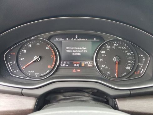 Used 2024 Audi Q5 Premium image 31