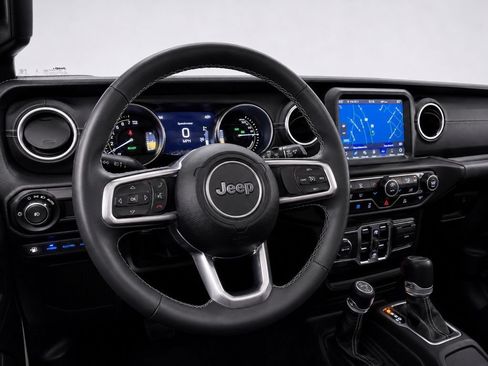 Used 2023 Jeep Wrangler Unlimited Sahara w/ Cold Weather Group AWD/4WD image 23