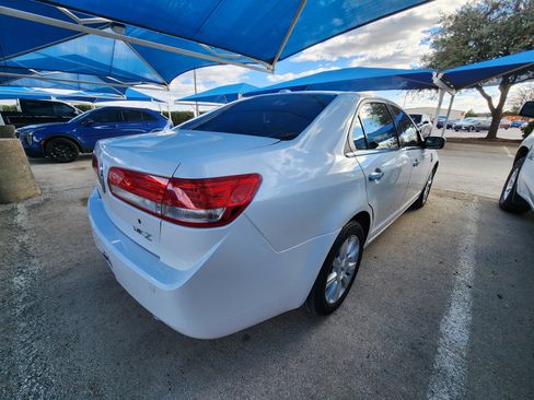 Used 2012 Lincoln MKZ image 4