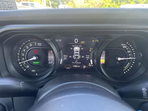 Used 2024 Jeep Wrangler Unlimited Rubicon 4xe AWD/4WD image 11