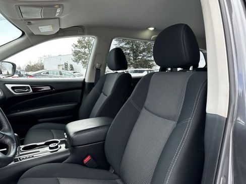 Certified 2019 Nissan Pathfinder SV image 17
