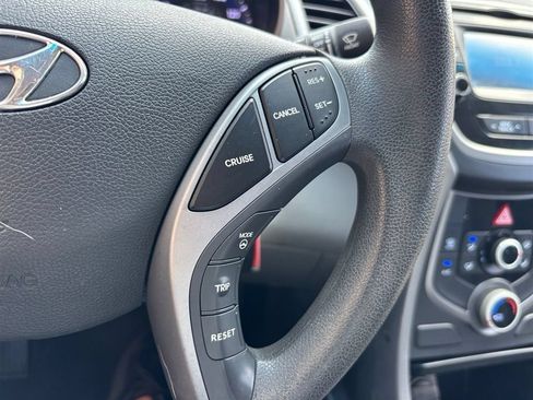 Used 2015 Hyundai Elantra SE w/ Option Group 02 FWD image 13