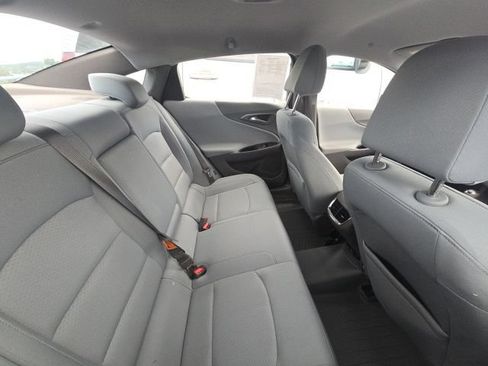 Used 2017 Chevrolet Malibu Hybrid w/ Driver Confidence Package FWD image 9
