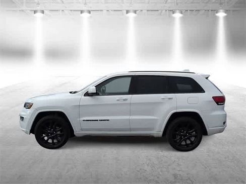 Used 2020 Jeep Grand Cherokee Altitude image 5