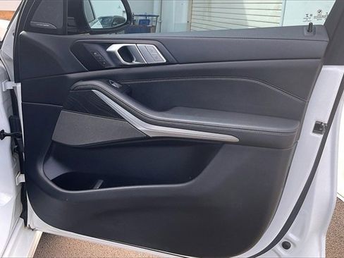 Used 2022 BMW X7 xDrive40i w/ Premium Package image 22