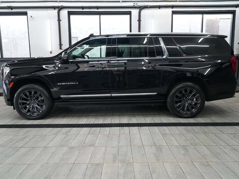 Used 2021 GMC Yukon XL Denali w/ Denali Ultimate Package AWD/4WD image 4
