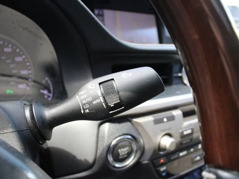 Used 2013 Lexus ES 350 w/ Luxury Pkg FWD image 16