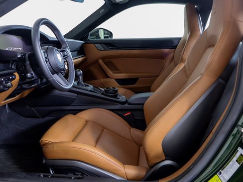 Used 2026 Porsche 911 GT3 RWD image 5