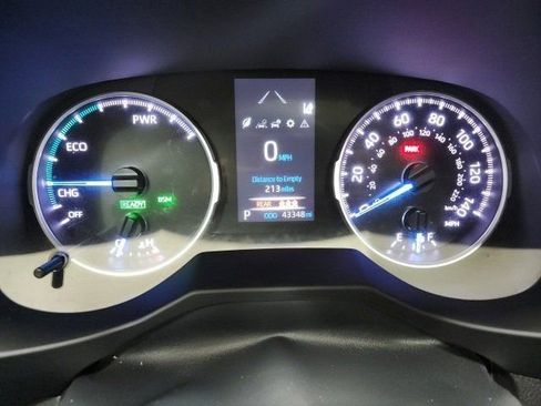 Certified 2022 Toyota RAV4 XLE w/ Convenience Package image 32