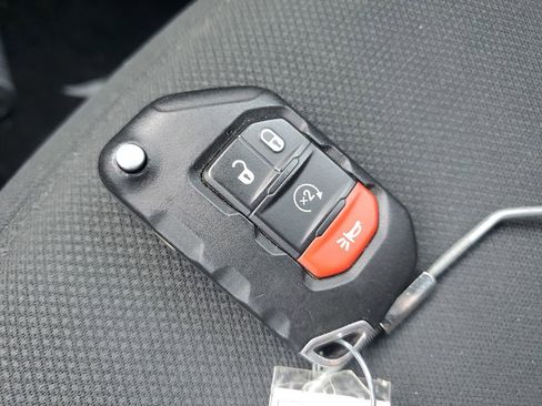 Used 2021 Jeep Gladiator Sport AWD/4WD image 9