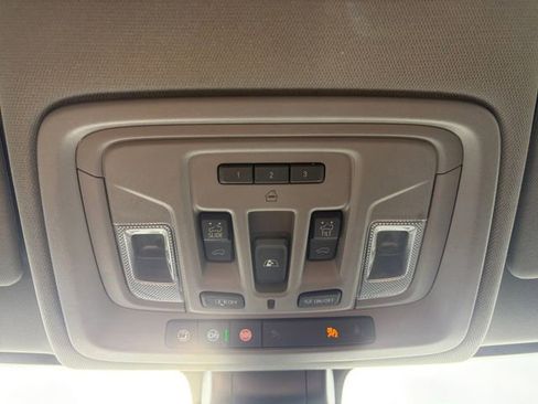 Used 2022 GMC Sierra 3500 Denali w/ Denali Ultimate Package image 25