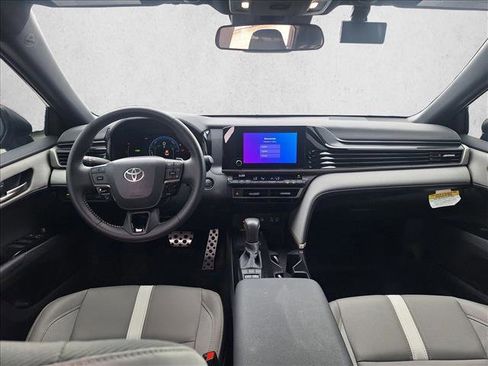 Certified 2025 Toyota Camry SE FWD image 15