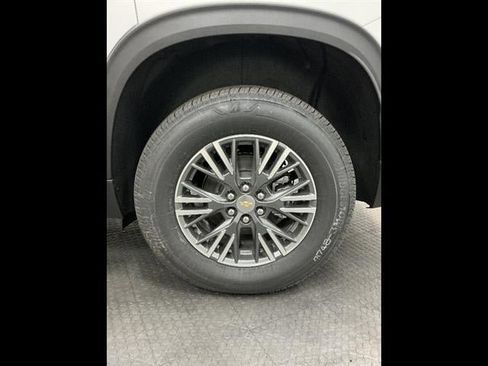 New 2026 Chevrolet Traverse LT w/ LPO, Floor Liner Package FWD image 38