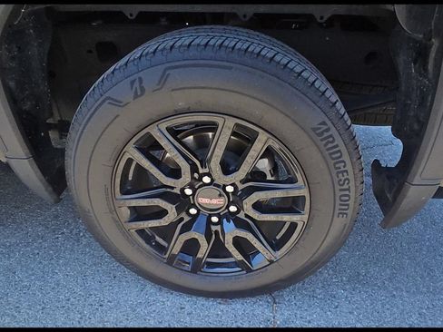 Used 2022 GMC Sierra 1500 Elevation RWD image 2