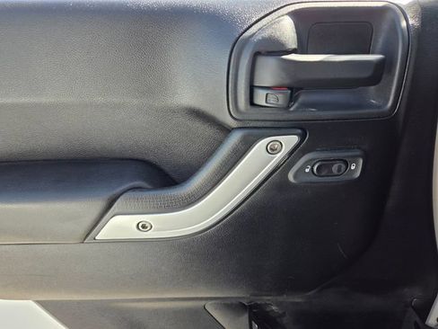Used 2014 Jeep Wrangler Sahara AWD/4WD image 27
