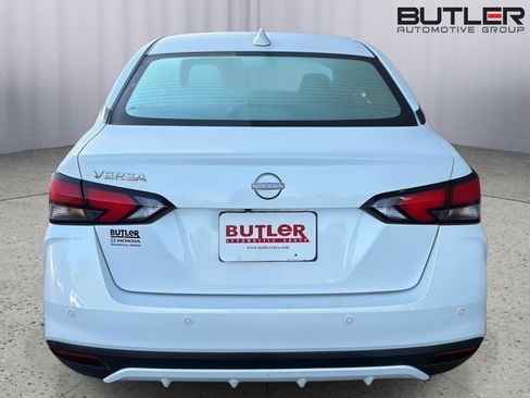 Used 2025 Nissan Versa SV FWD image 5