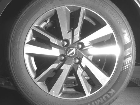 Used 2025 Nissan Versa SV image 14