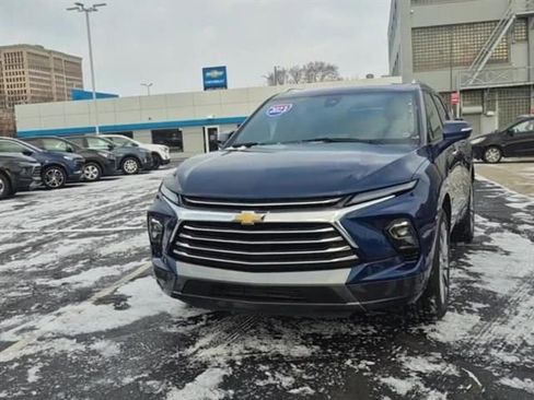 Certified 2023 Chevrolet Blazer Premier AWD/4WD image 3