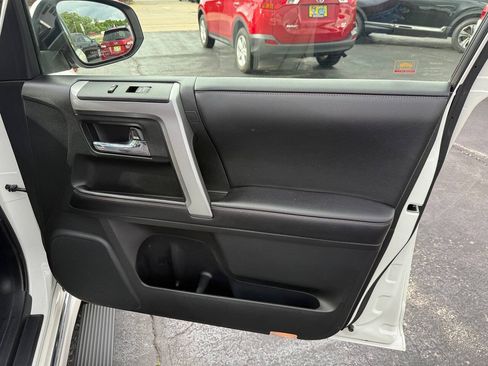 Used 2016 Toyota 4Runner Limited AWD/4WD image 41