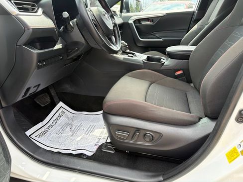 Used 2025 Toyota RAV4 SE AWD/4WD image 22