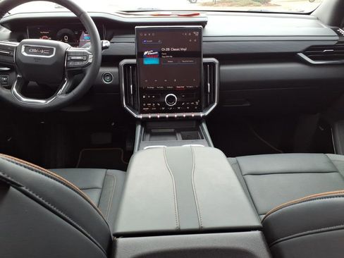 Used 2024 GMC Acadia AT4 w/ Luxury Package AWD/4WD image 12