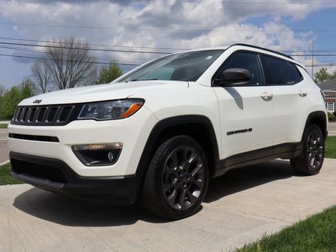 Used 2021 Jeep Compass Latitude w/ Sun and Sound Group AWD/4WD image 5