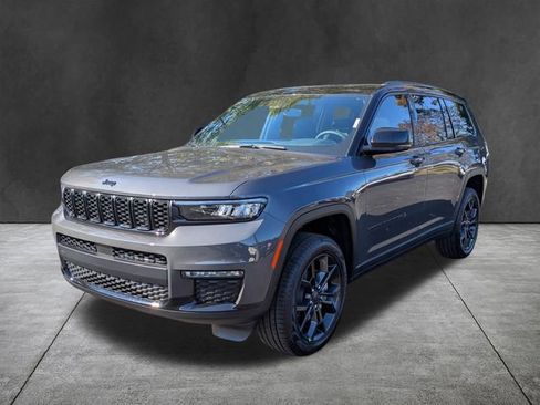 Used 2025 Jeep Grand Cherokee L Limited AWD/4WD image 8