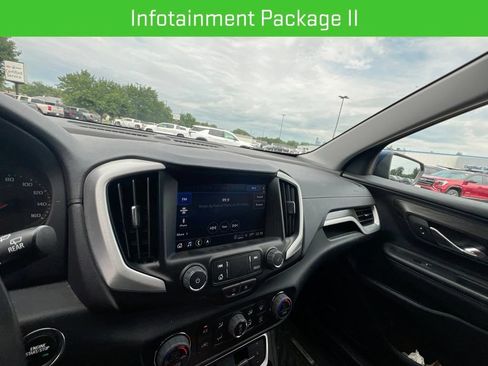 Used 2022 GMC Terrain SLT w/ Infotainment Package II AWD/4WD image 8