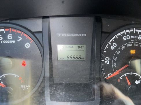 Used 2016 Toyota Tacoma SR RWD image 9