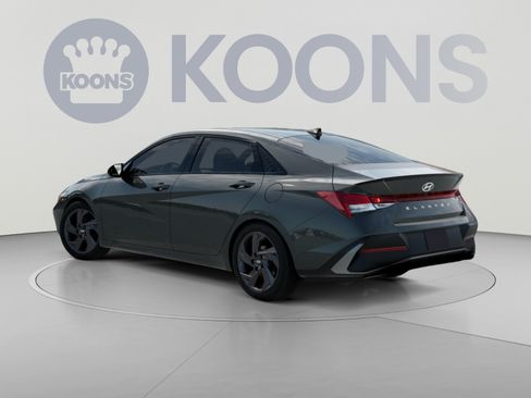 New 2026 Hyundai Elantra SEL Sport FWD image 5