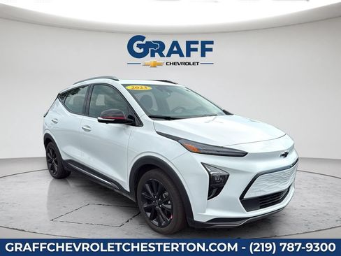 Used 2023 Chevrolet Bolt EUV Premier w/ Sun & Sound Package FWD image 11