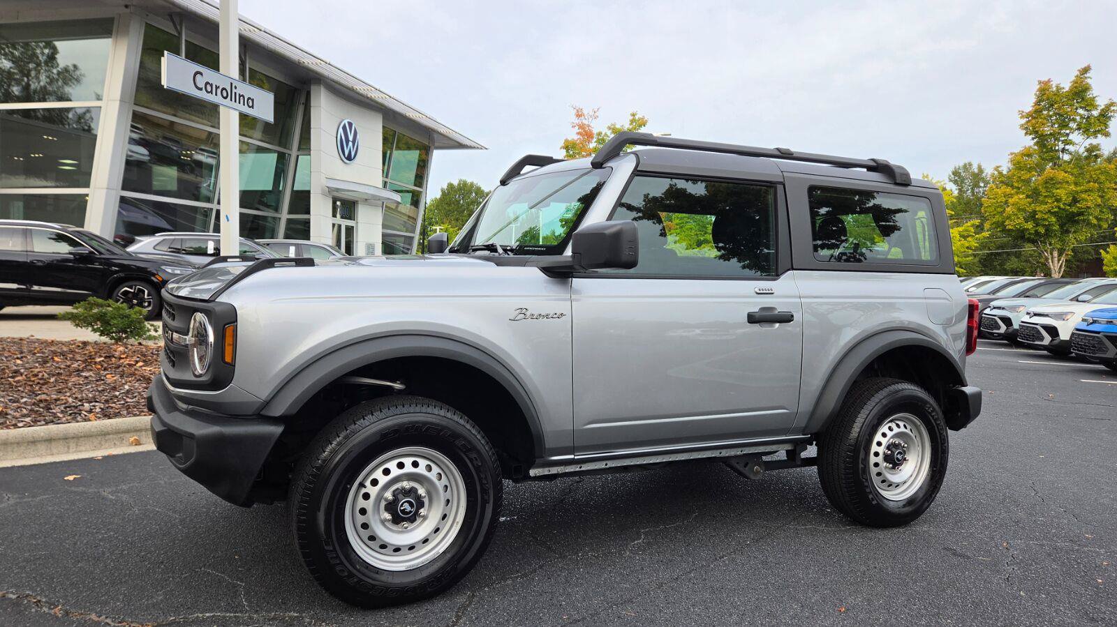 Used 2023 Ford Bronco 2-Door AWD/4WD image 2
