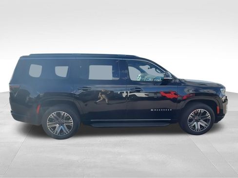 Used 2023 Jeep Wagoneer Series II AWD/4WD image 9
