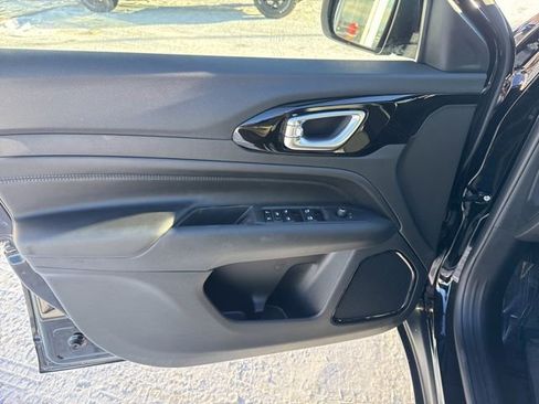 New 2026 Jeep Compass Latitude image 21