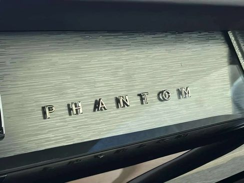 Used 2018 Rolls-Royce Phantom Sedan RWD image 16