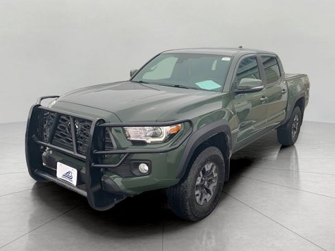 Used 2021 Toyota Tacoma TRD Off-Road image 3