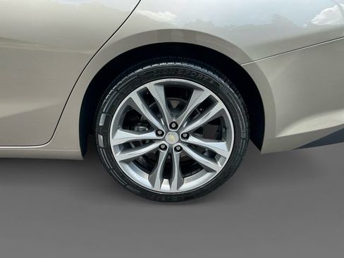 Used 2022 Chevrolet Malibu LT FWD image 15